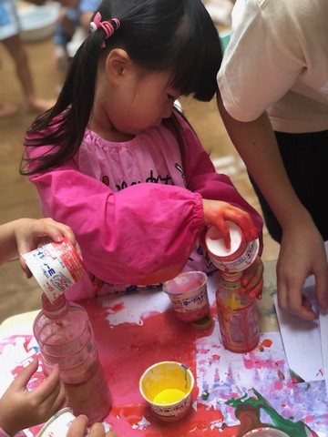 ももBぐみさん冷たい氷のクレヨンアート