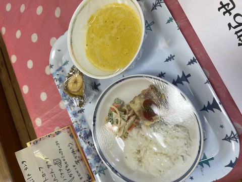 ばらぐみさん。今日の給食の様子