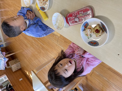 ももぐみさん給食覗いでたよ〜